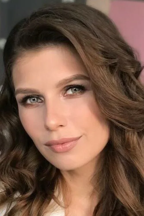 Юлия Липатова