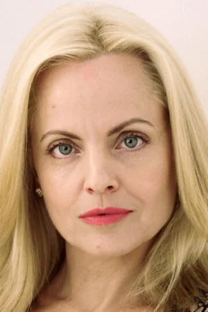 Мена Сувари