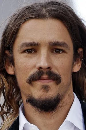 Брентон Туэйтс