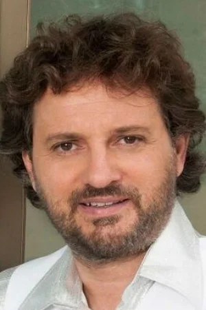 Леонардо Пьераччони